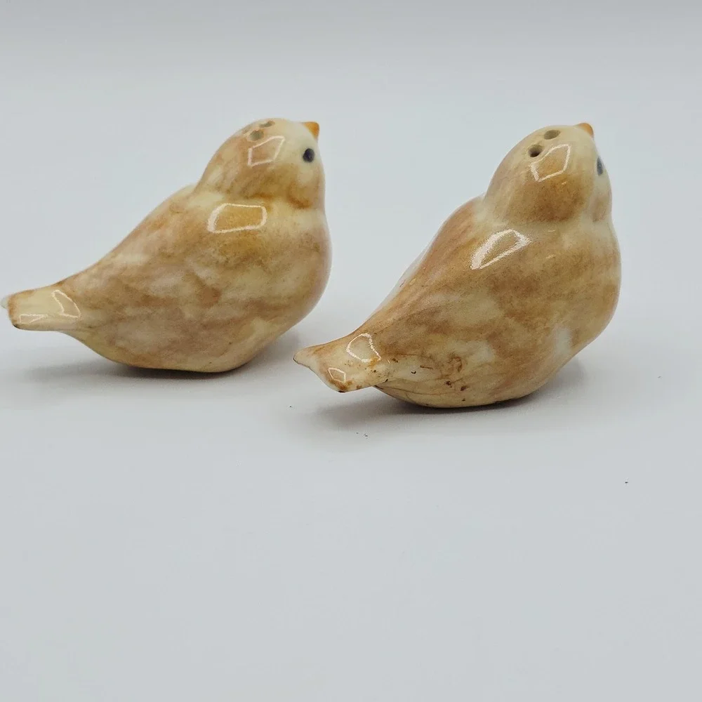 Vtg Beige Bird Salt & Pepper Shakers Ceramic Set Of 2 Small Kitchen‎ Table Decor